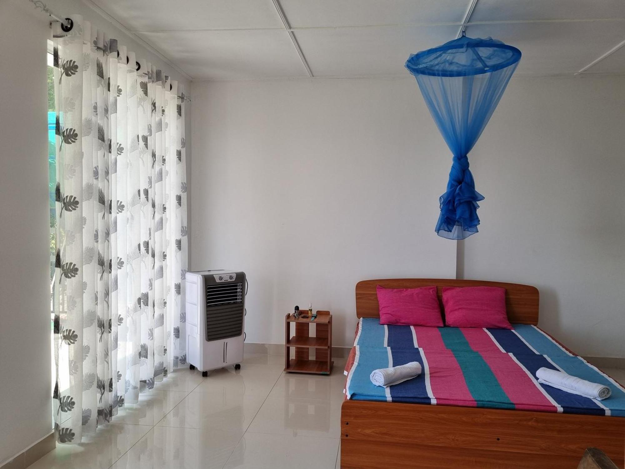 Squirrel'S Nest Hotel Kandy Bagian luar foto