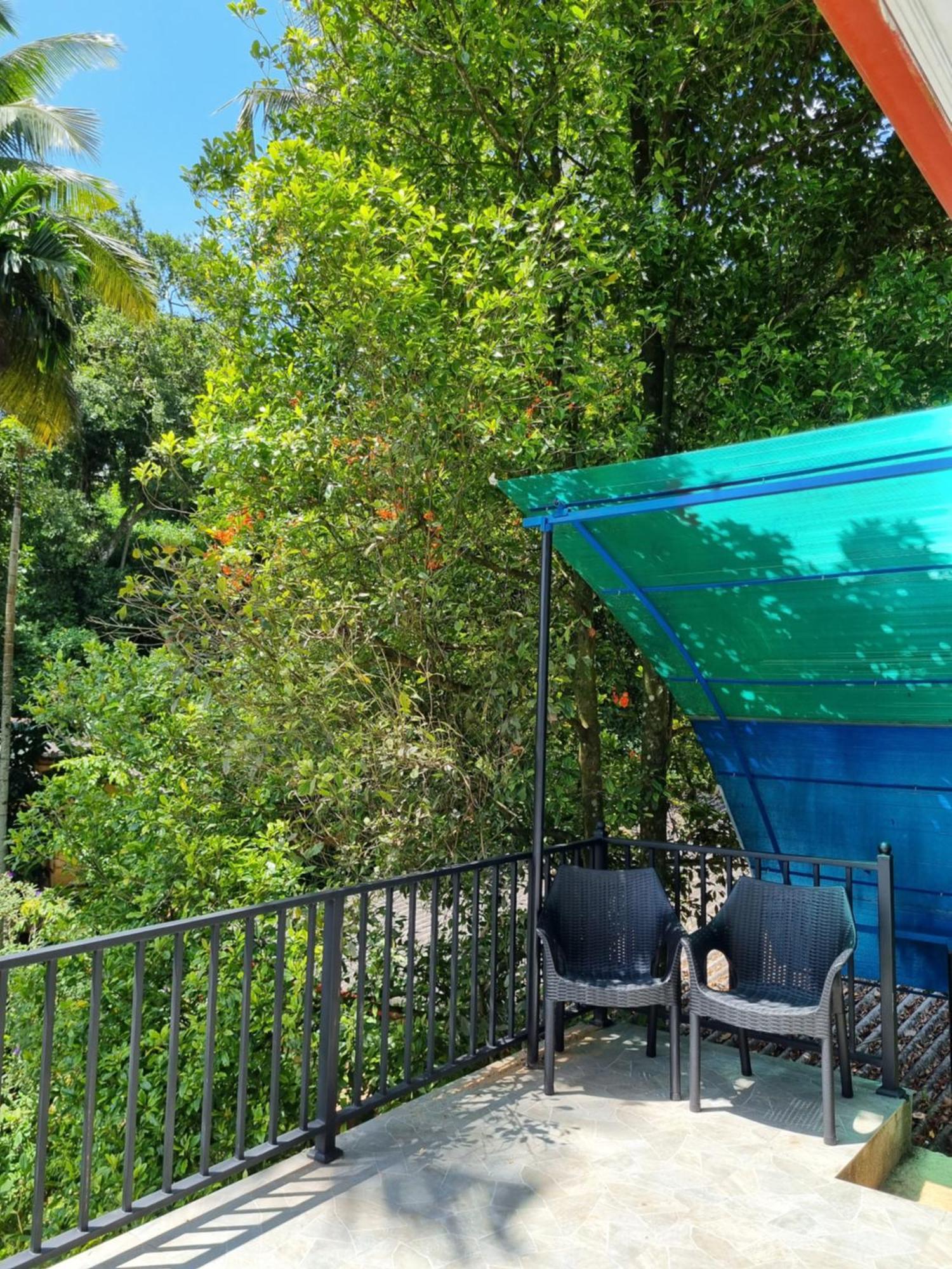 Squirrel'S Nest Hotel Kandy Bagian luar foto
