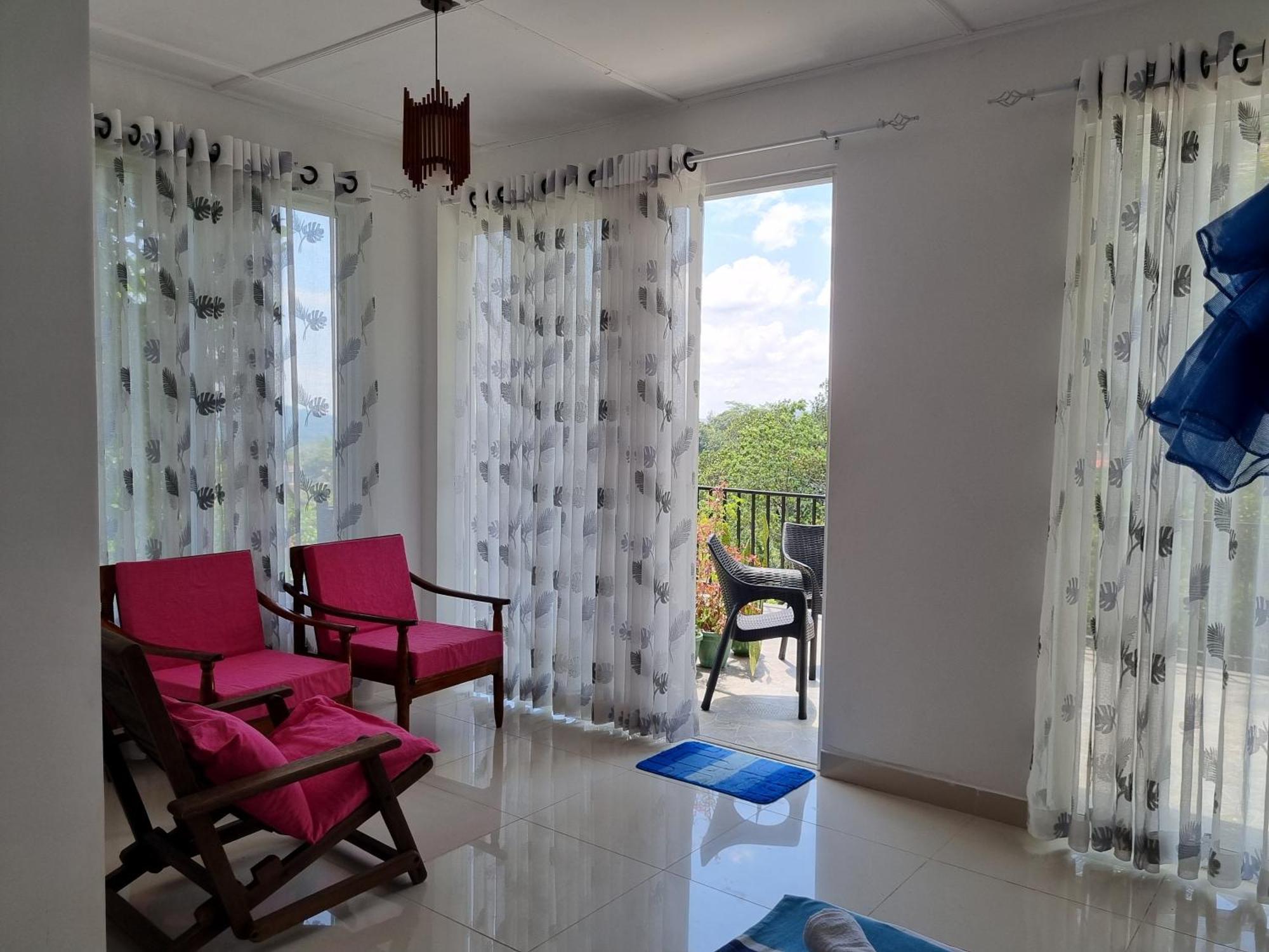 Squirrel'S Nest Hotel Kandy Bagian luar foto