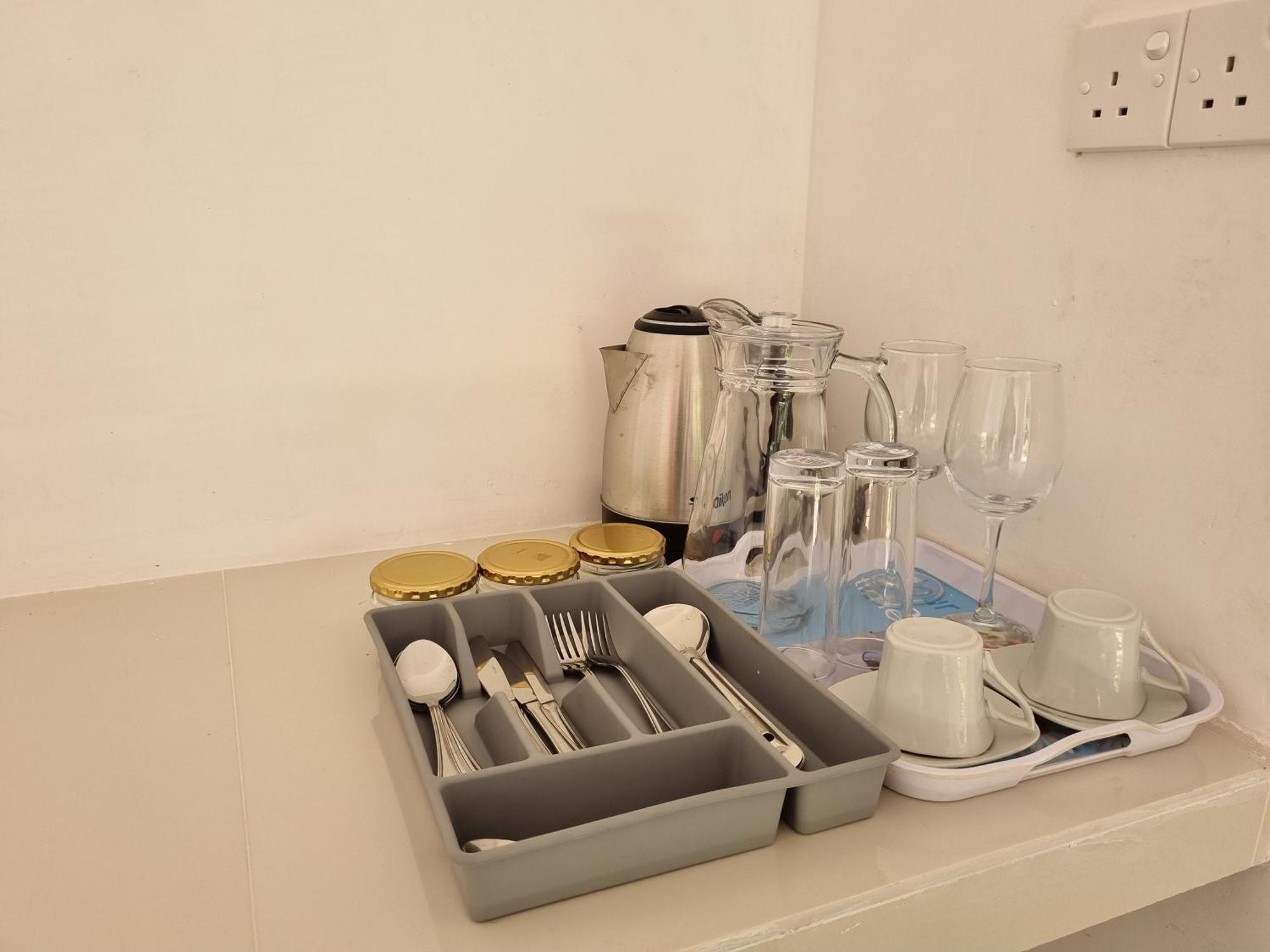 Squirrel'S Nest Hotel Kandy Bagian luar foto